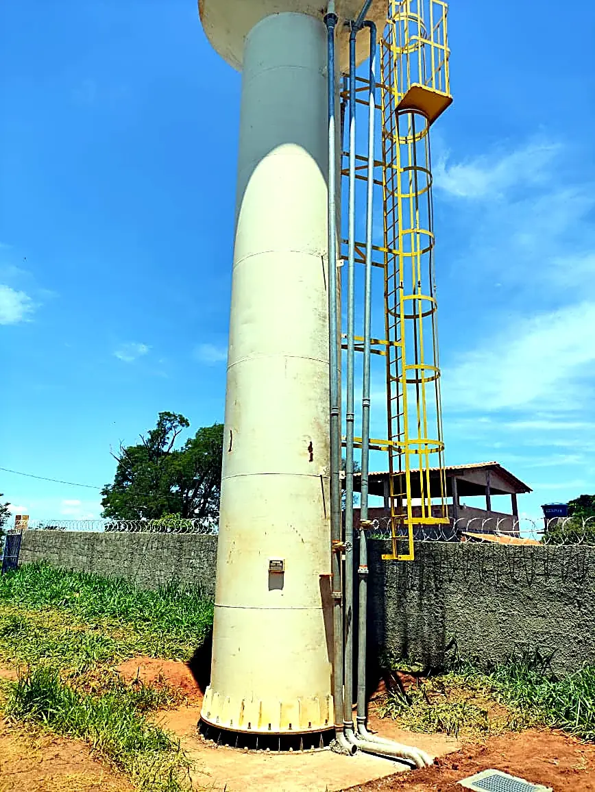 Torre metálica tipo taça para água industrial