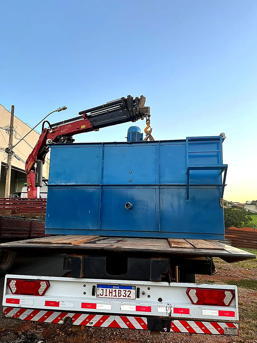 Transporte munck e entrega de estação de tratamento